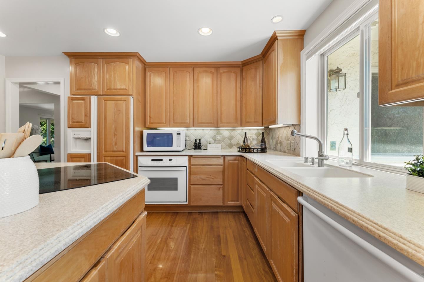 Detail Gallery Image 10 of 26 For 11108 Sutherland Ave, Cupertino,  CA 95014 - 4 Beds | 2/1 Baths