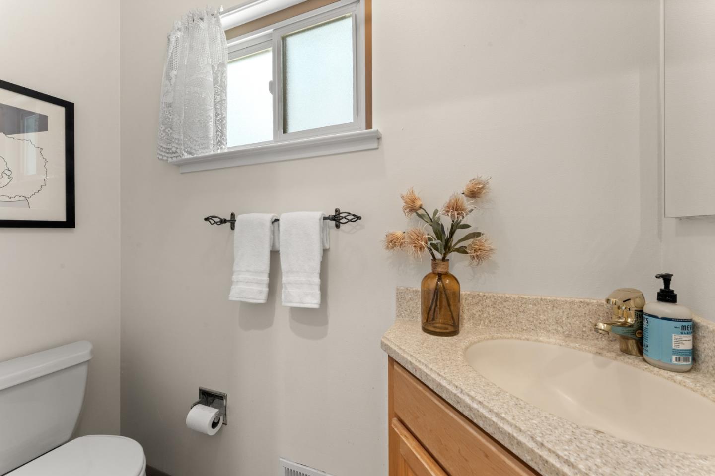 Detail Gallery Image 5 of 26 For 11108 Sutherland Ave, Cupertino,  CA 95014 - 4 Beds | 2/1 Baths