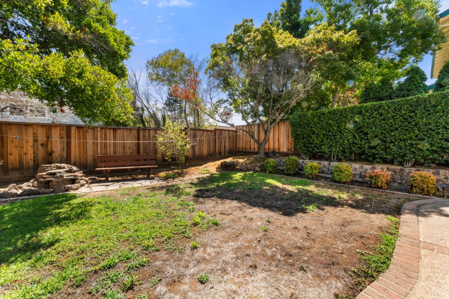 Detail Gallery Image 7 of 26 For 11108 Sutherland Ave, Cupertino,  CA 95014 - 4 Beds | 2/1 Baths