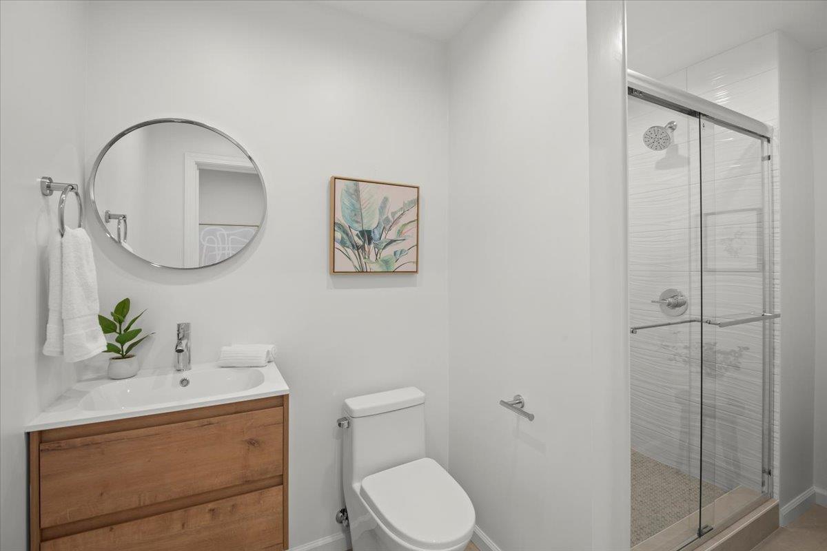 Detail Gallery Image 14 of 52 For 586 Burgoyne St, Mountain View,  CA 94043 - 4 Beds | 4 Baths