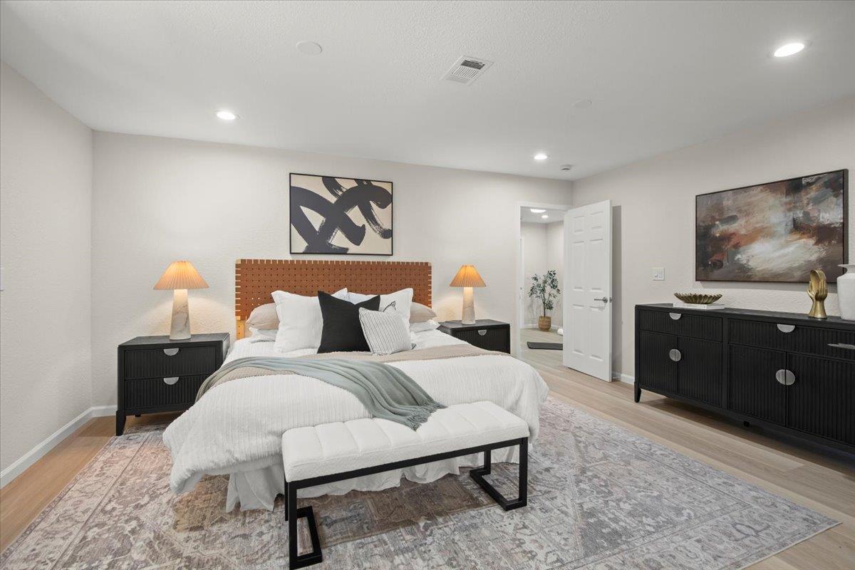 Detail Gallery Image 17 of 52 For 586 Burgoyne St, Mountain View,  CA 94043 - 4 Beds | 4 Baths