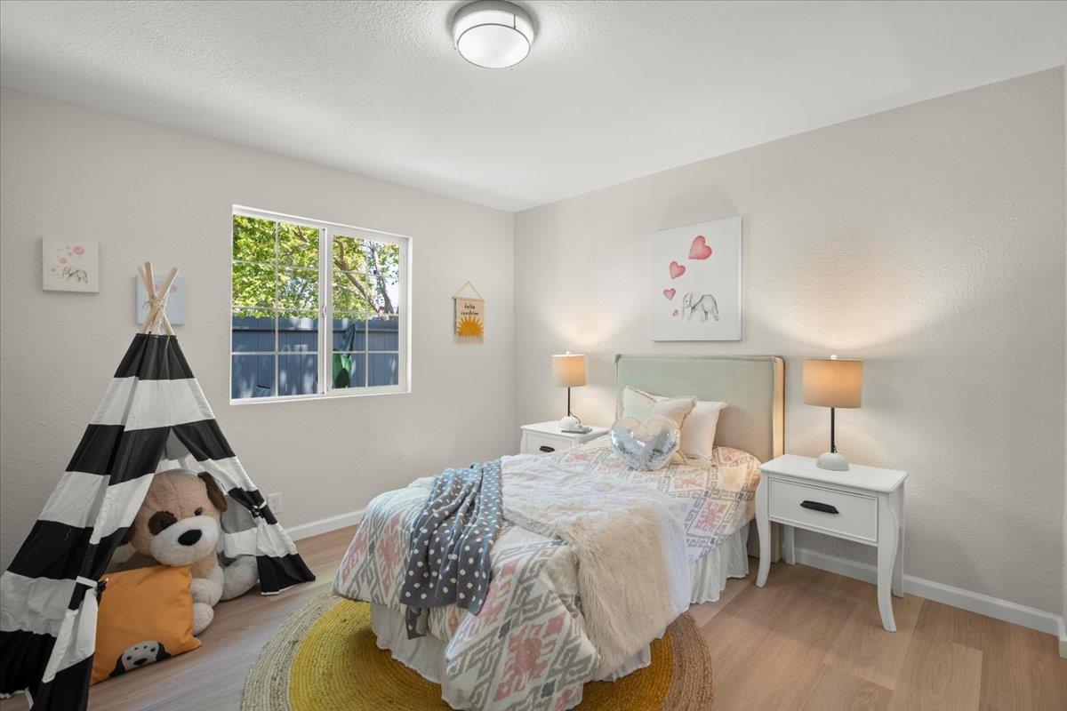 Detail Gallery Image 20 of 52 For 586 Burgoyne St, Mountain View,  CA 94043 - 4 Beds | 4 Baths