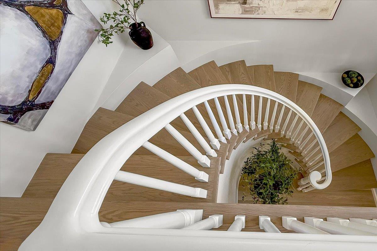 Detail Gallery Image 22 of 52 For 586 Burgoyne St, Mountain View,  CA 94043 - 4 Beds | 4 Baths