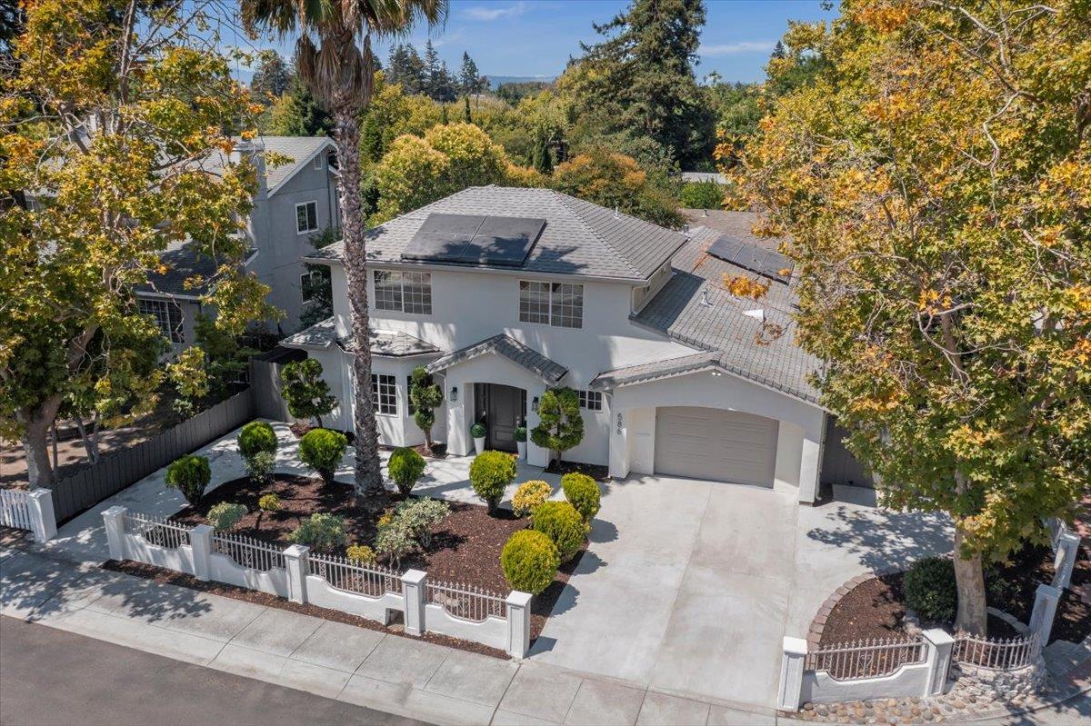 Detail Gallery Image 3 of 52 For 586 Burgoyne St, Mountain View,  CA 94043 - 4 Beds | 4 Baths