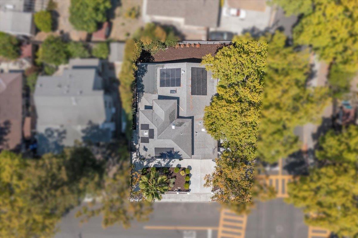 Detail Gallery Image 32 of 52 For 586 Burgoyne St, Mountain View,  CA 94043 - 4 Beds | 4 Baths