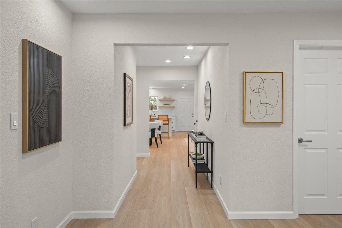 Detail Gallery Image 8 of 52 For 586 Burgoyne St, Mountain View,  CA 94043 - 4 Beds | 4 Baths