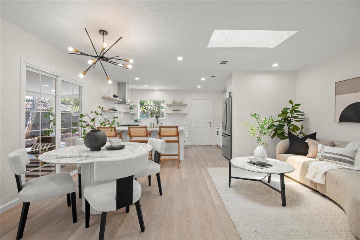 Detail Gallery Image 9 of 52 For 586 Burgoyne St, Mountain View,  CA 94043 - 4 Beds | 4 Baths