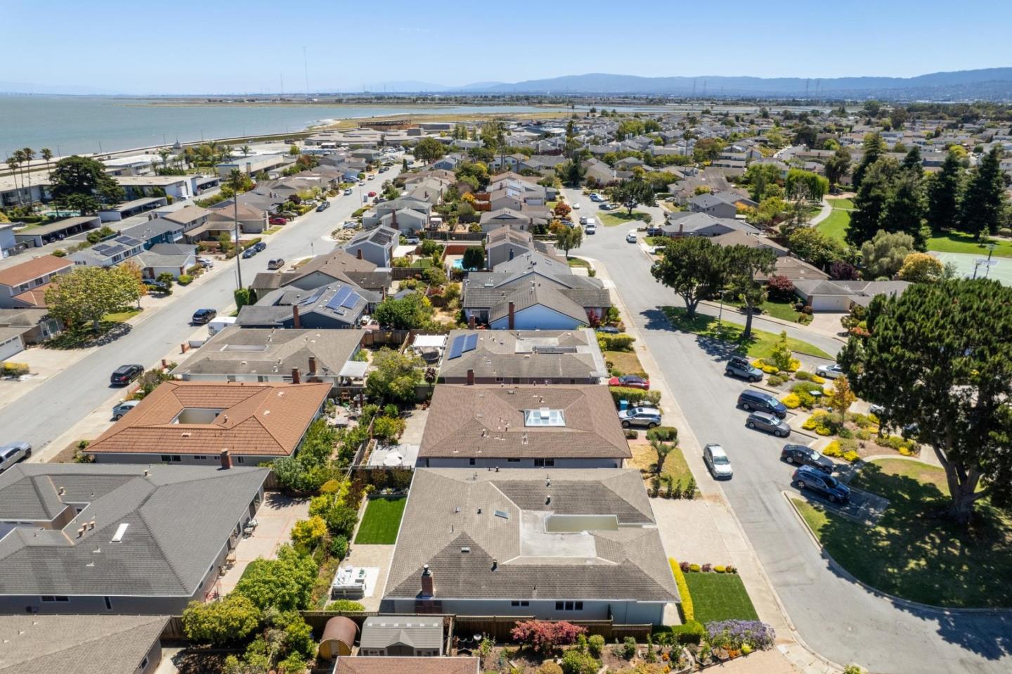 Detail Gallery Image 10 of 86 For 372 Bluefish Ct, Foster City,  CA 94404 - 3 Beds | 2 Baths