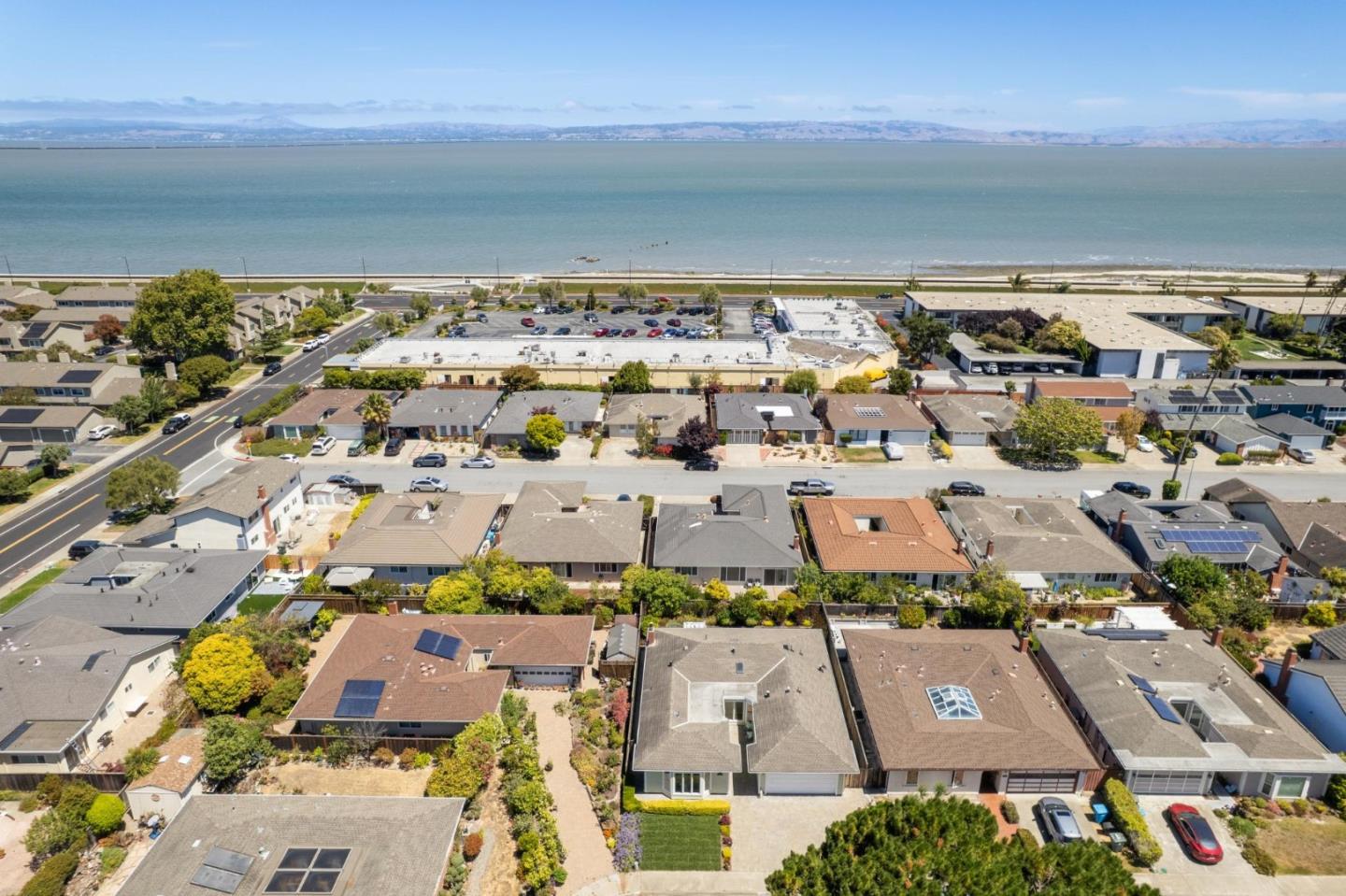 Detail Gallery Image 14 of 86 For 372 Bluefish Ct, Foster City,  CA 94404 - 3 Beds | 2 Baths