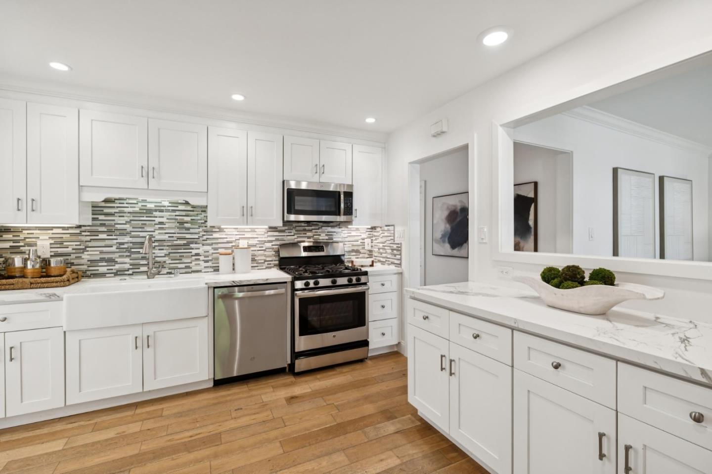 Detail Gallery Image 12 of 38 For 2611 Carson St, Redwood City,  CA 94061 - 3 Beds | 2 Baths