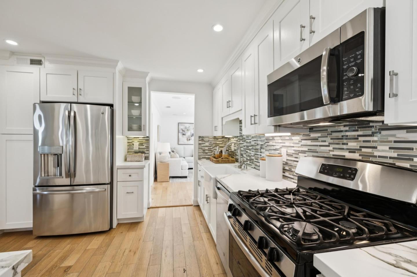 Detail Gallery Image 15 of 38 For 2611 Carson St, Redwood City,  CA 94061 - 3 Beds | 2 Baths