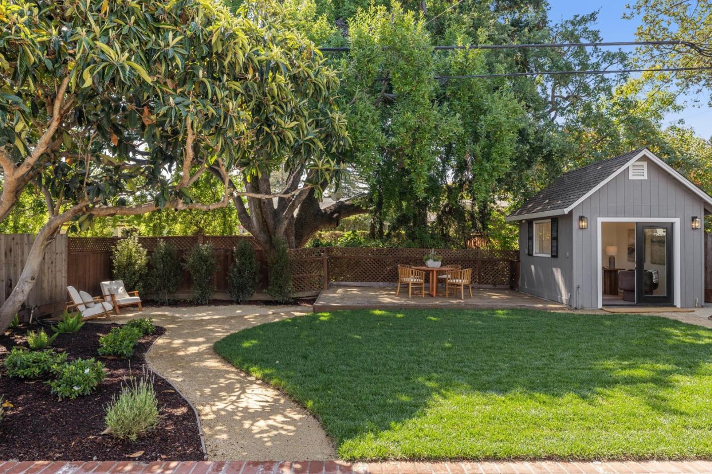 Detail Gallery Image 23 of 38 For 2611 Carson St, Redwood City,  CA 94061 - 3 Beds | 2 Baths