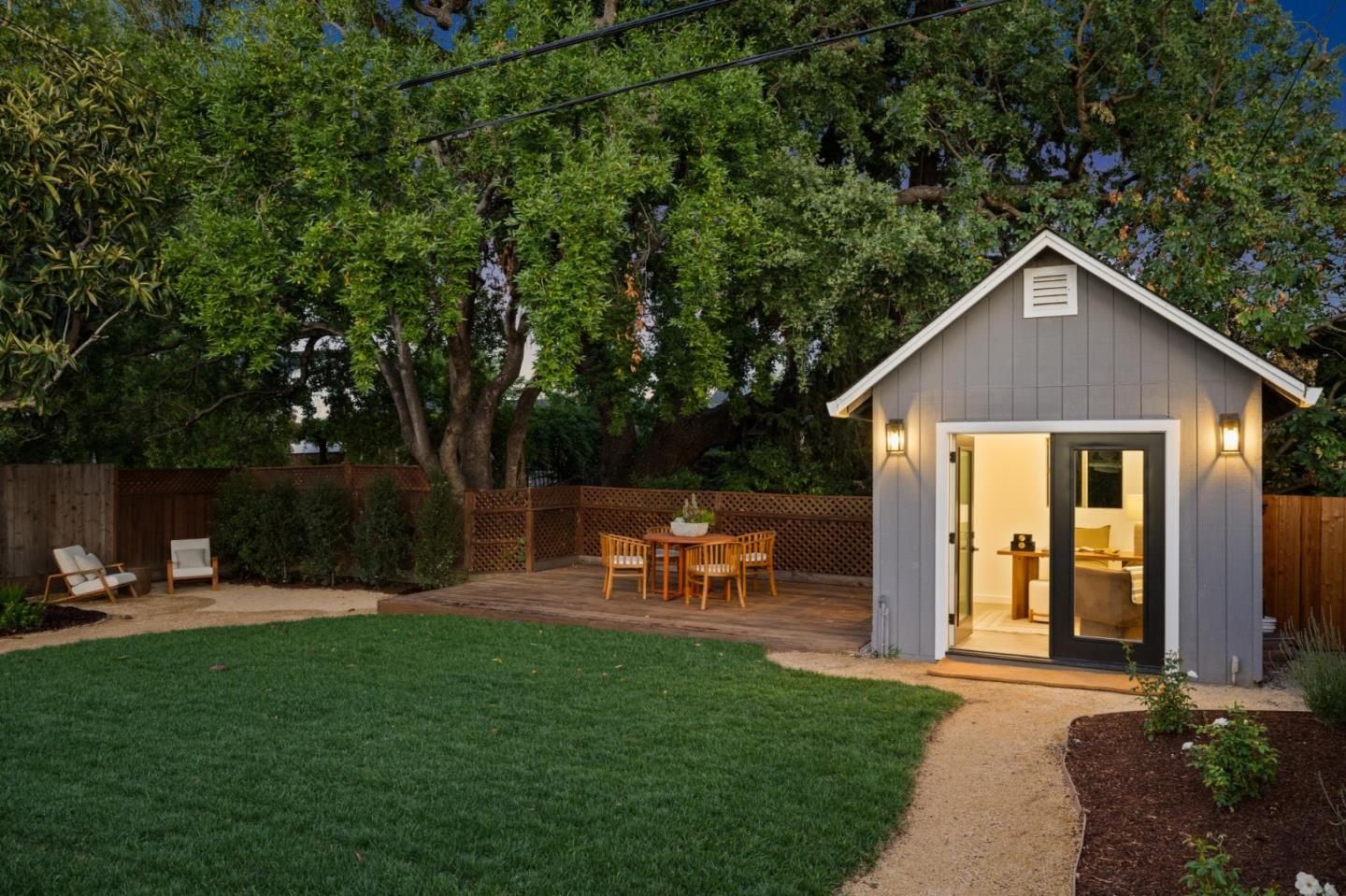 Detail Gallery Image 24 of 38 For 2611 Carson St, Redwood City,  CA 94061 - 3 Beds | 2 Baths