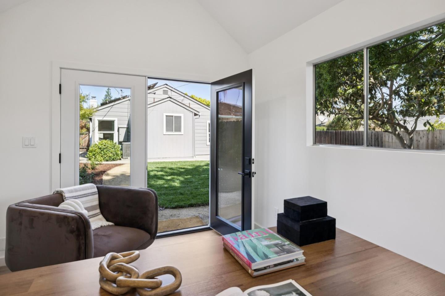 Detail Gallery Image 27 of 38 For 2611 Carson St, Redwood City,  CA 94061 - 3 Beds | 2 Baths