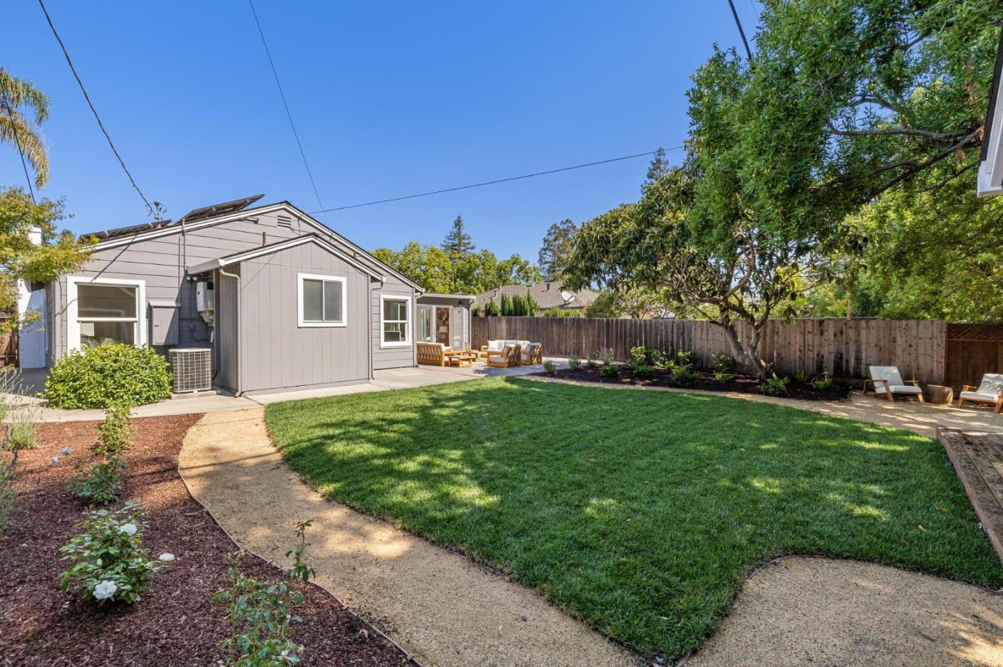 Detail Gallery Image 28 of 38 For 2611 Carson St, Redwood City,  CA 94061 - 3 Beds | 2 Baths
