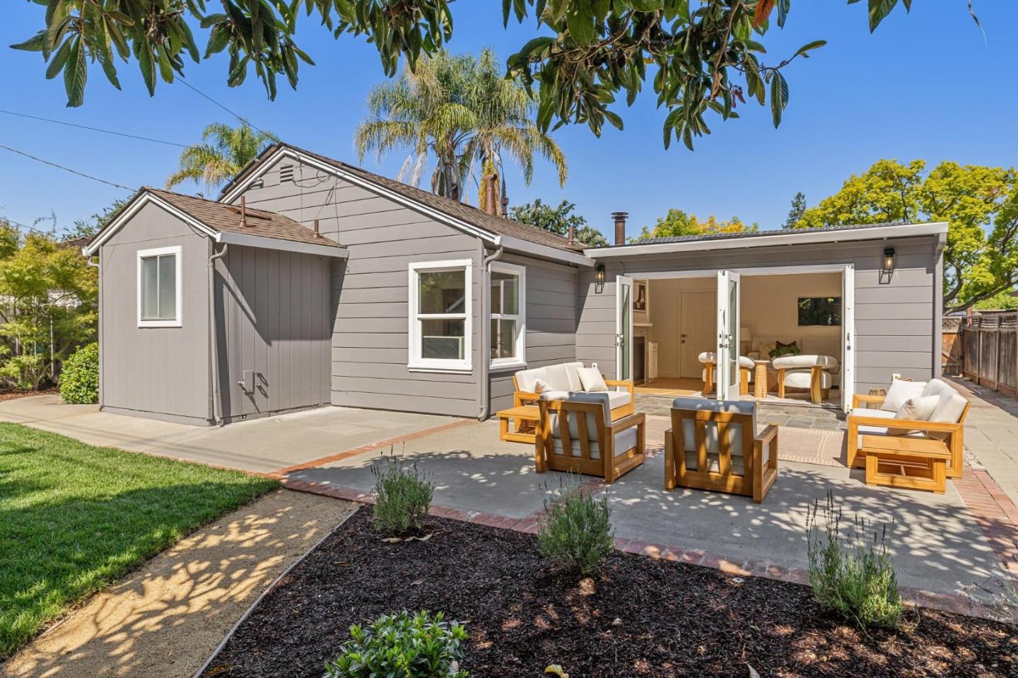 Detail Gallery Image 31 of 38 For 2611 Carson St, Redwood City,  CA 94061 - 3 Beds | 2 Baths