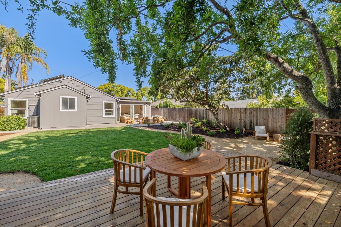Detail Gallery Image 35 of 38 For 2611 Carson St, Redwood City,  CA 94061 - 3 Beds | 2 Baths