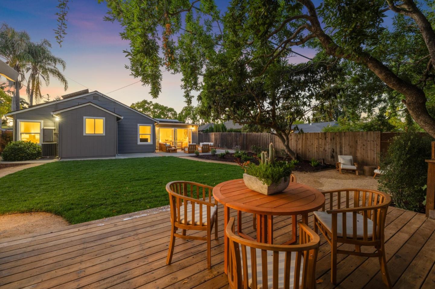 Detail Gallery Image 36 of 38 For 2611 Carson St, Redwood City,  CA 94061 - 3 Beds | 2 Baths