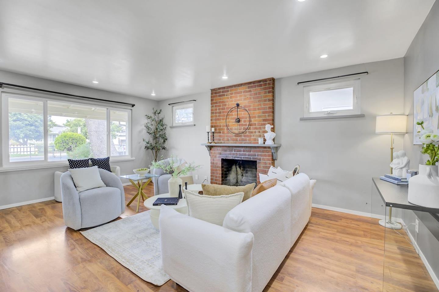 Detail Gallery Image 3 of 25 For 2228 Terra Villa St, East Palo Alto,  CA 94303 - 3 Beds | 1/1 Baths