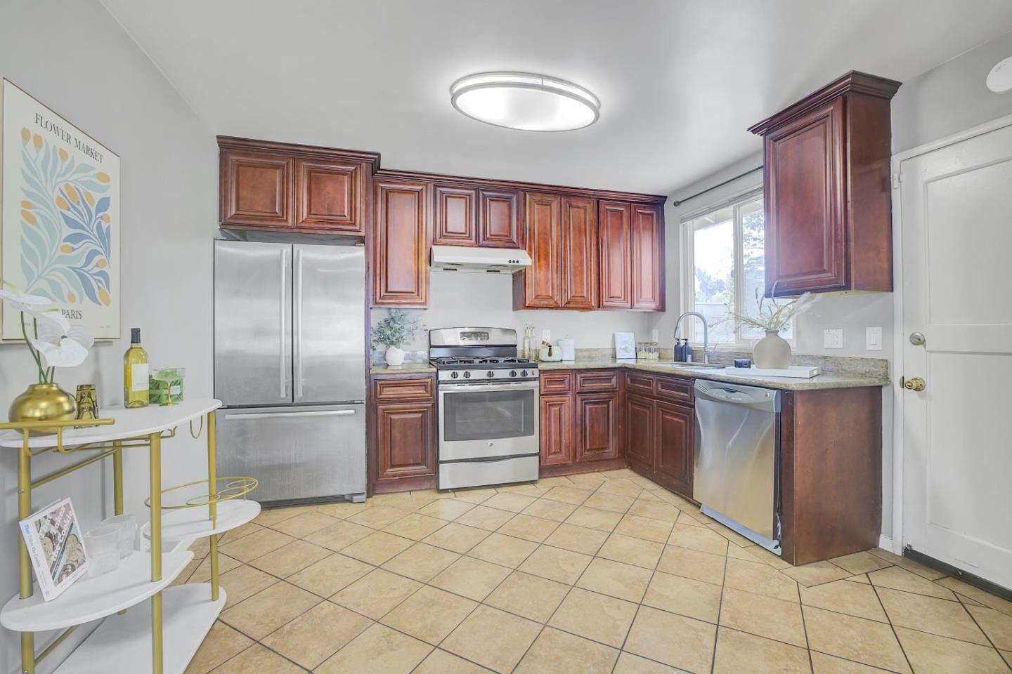 Detail Gallery Image 6 of 25 For 2228 Terra Villa St, East Palo Alto,  CA 94303 - 3 Beds | 1/1 Baths