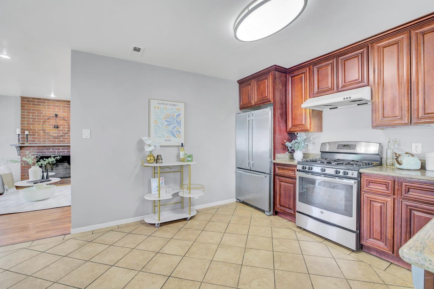 Detail Gallery Image 8 of 25 For 2228 Terra Villa St, East Palo Alto,  CA 94303 - 3 Beds | 1/1 Baths
