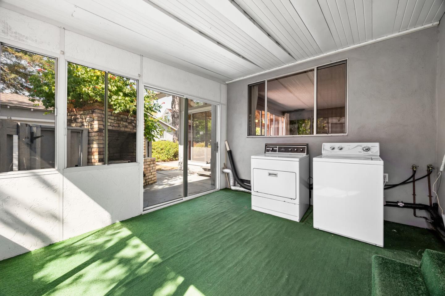Detail Gallery Image 17 of 26 For 14 Nevada St, Redwood City,  CA 94062 - 2 Beds | 2 Baths