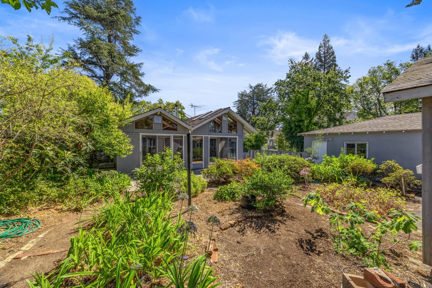 Detail Gallery Image 21 of 26 For 14 Nevada St, Redwood City,  CA 94062 - 2 Beds | 2 Baths