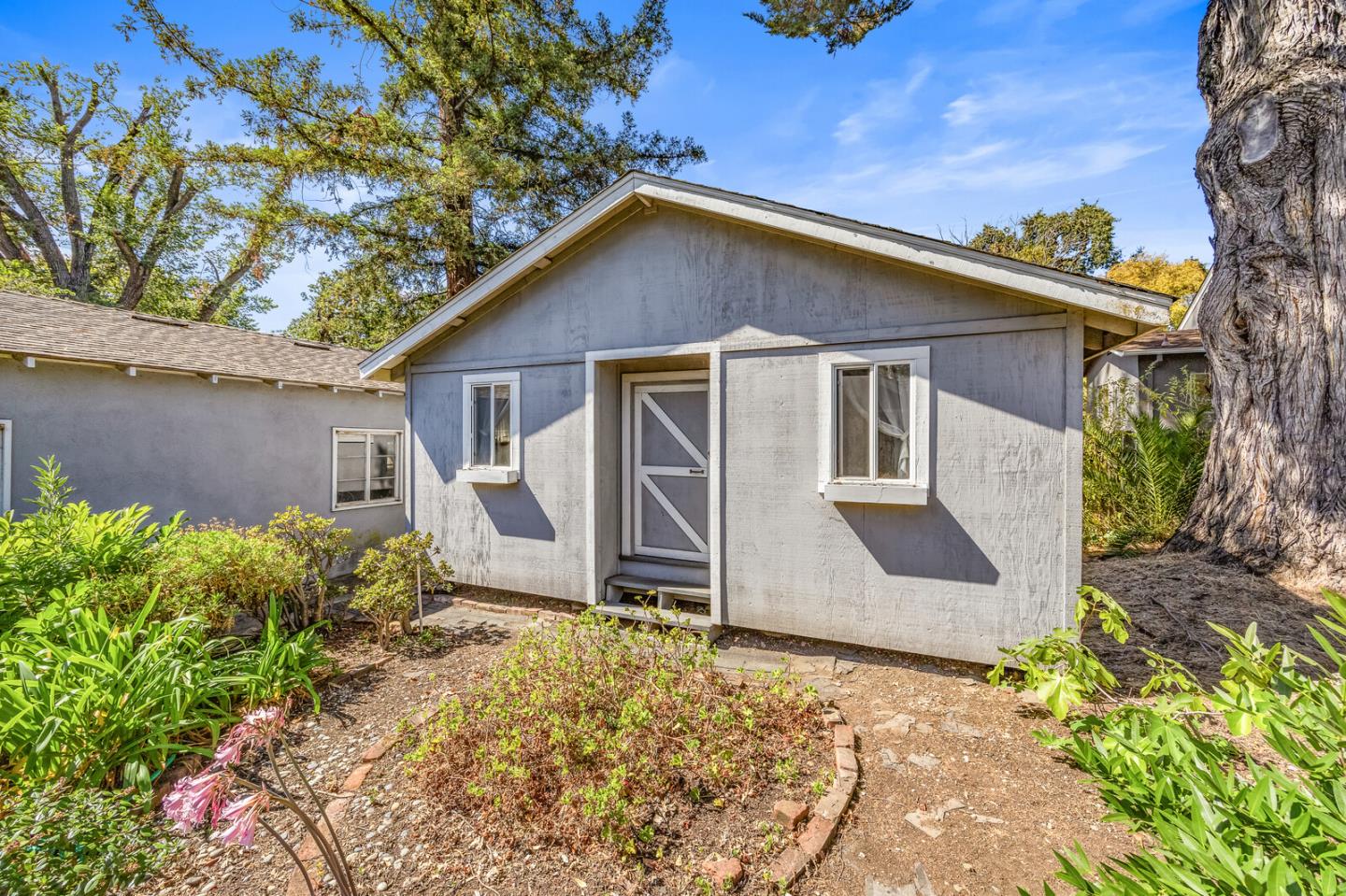 Detail Gallery Image 22 of 26 For 14 Nevada St, Redwood City,  CA 94062 - 2 Beds | 2 Baths