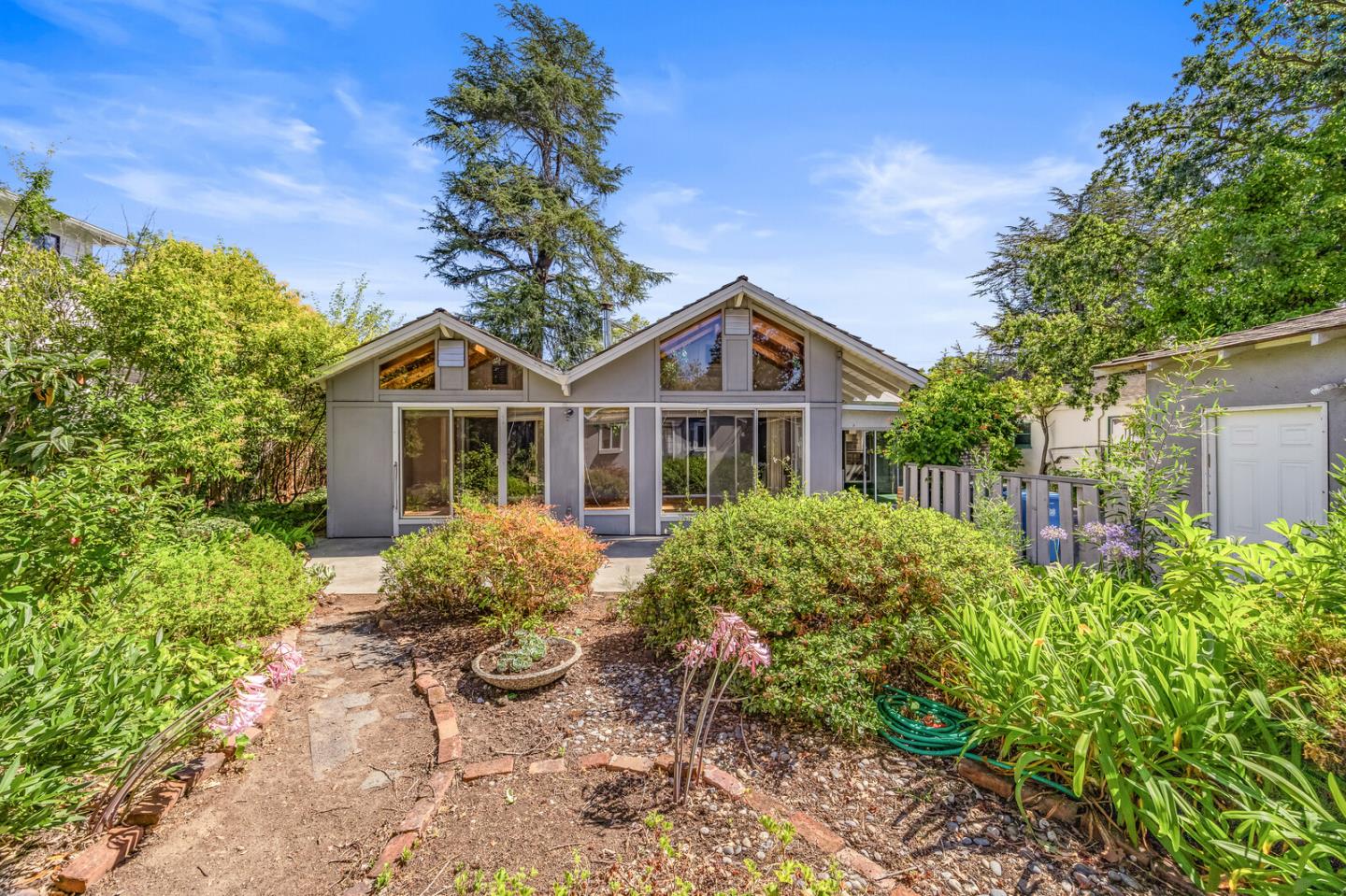 Detail Gallery Image 24 of 26 For 14 Nevada St, Redwood City,  CA 94062 - 2 Beds | 2 Baths