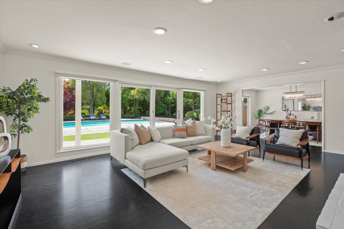 Detail Gallery Image 12 of 66 For 14228 Amherst Ct, Los Altos Hills,  CA 94022 - 5 Beds | 4 Baths