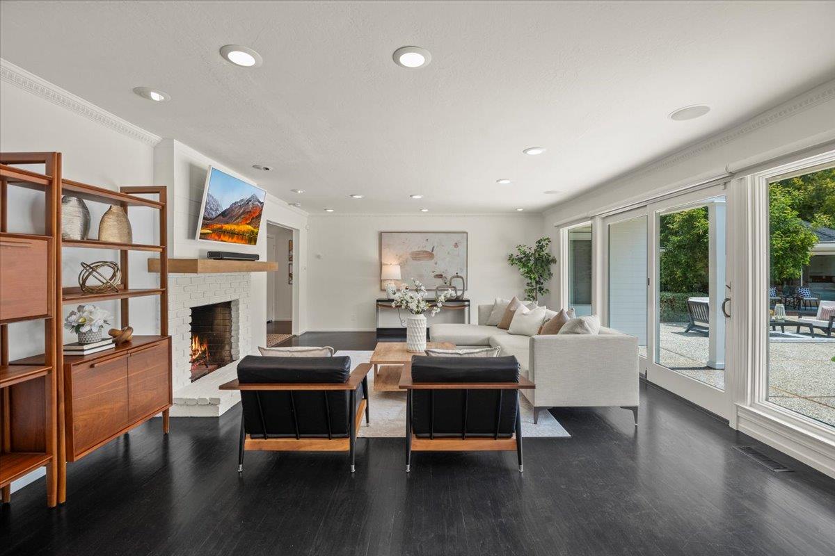 Detail Gallery Image 14 of 66 For 14228 Amherst Ct, Los Altos Hills,  CA 94022 - 5 Beds | 4 Baths