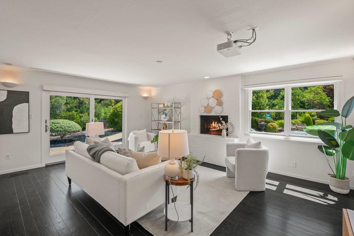 Detail Gallery Image 17 of 66 For 14228 Amherst Ct, Los Altos Hills,  CA 94022 - 5 Beds | 4 Baths