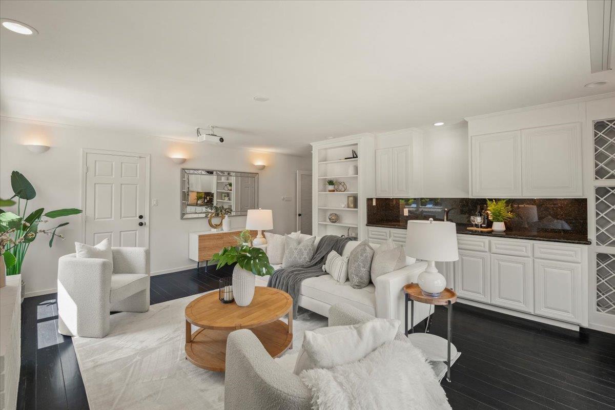 Detail Gallery Image 18 of 66 For 14228 Amherst Ct, Los Altos Hills,  CA 94022 - 5 Beds | 4 Baths
