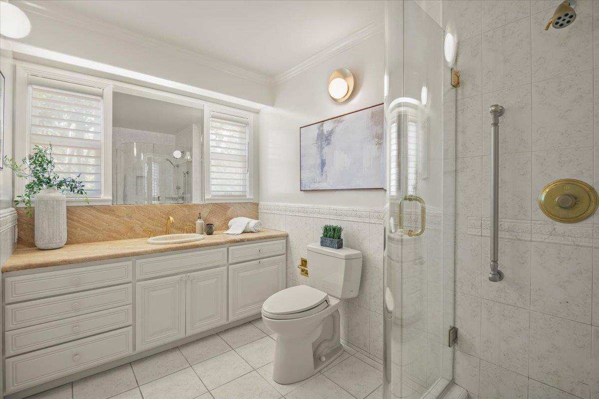 Detail Gallery Image 20 of 66 For 14228 Amherst Ct, Los Altos Hills,  CA 94022 - 5 Beds | 4 Baths
