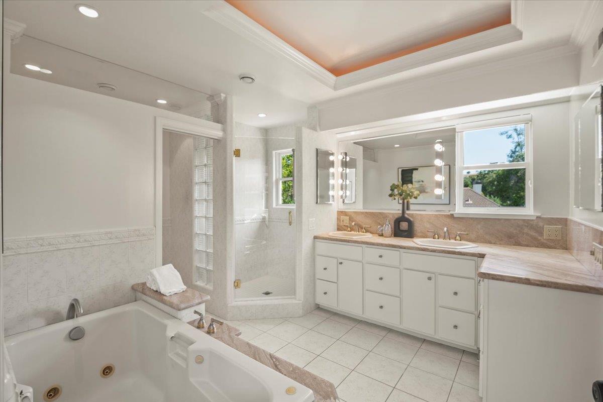 Detail Gallery Image 30 of 66 For 14228 Amherst Ct, Los Altos Hills,  CA 94022 - 5 Beds | 4 Baths