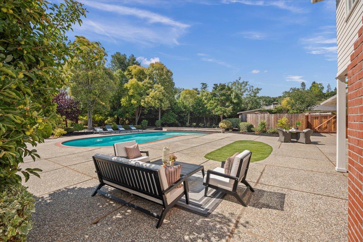 Detail Gallery Image 42 of 66 For 14228 Amherst Ct, Los Altos Hills,  CA 94022 - 5 Beds | 4 Baths
