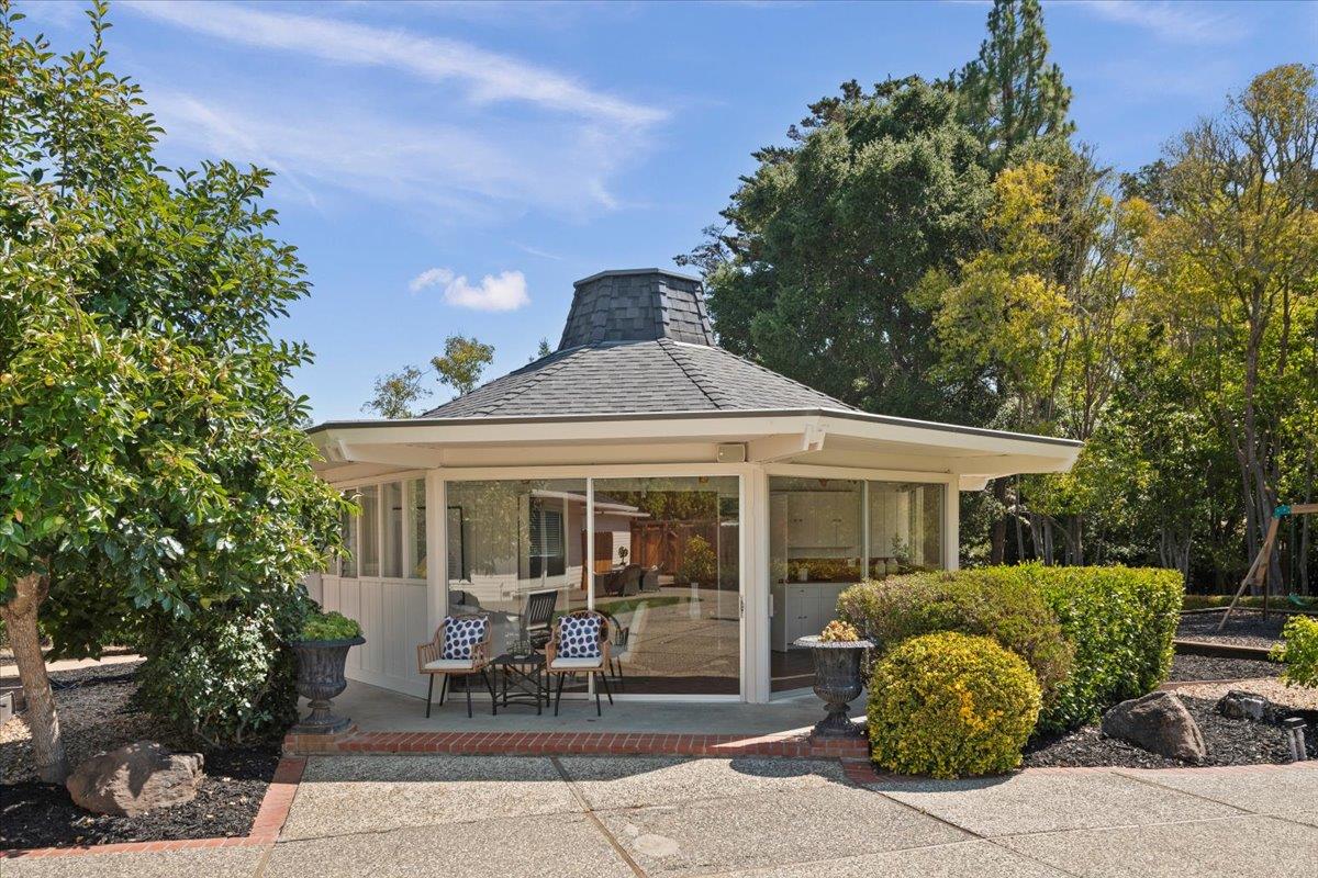 Detail Gallery Image 44 of 66 For 14228 Amherst Ct, Los Altos Hills,  CA 94022 - 5 Beds | 4 Baths