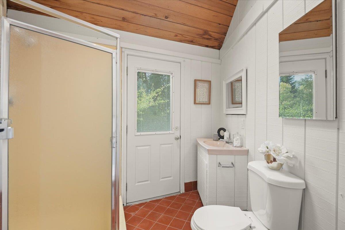 Detail Gallery Image 49 of 66 For 14228 Amherst Ct, Los Altos Hills,  CA 94022 - 5 Beds | 4 Baths