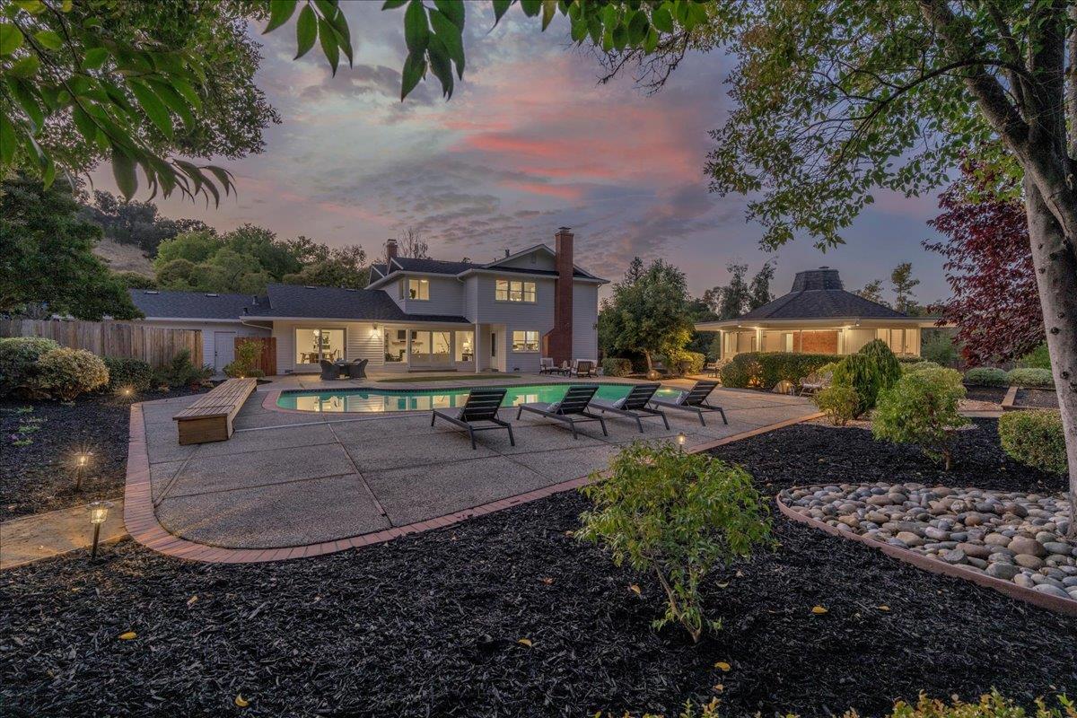 Detail Gallery Image 55 of 66 For 14228 Amherst Ct, Los Altos Hills,  CA 94022 - 5 Beds | 4 Baths
