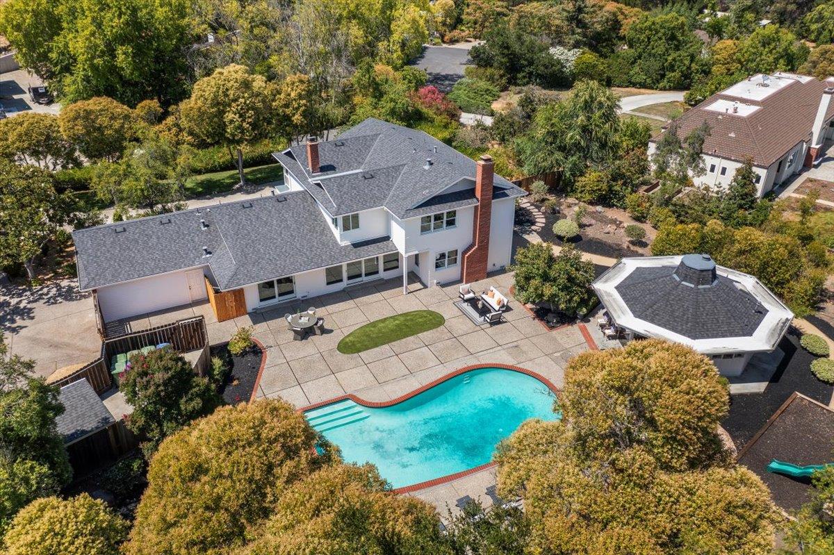 Detail Gallery Image 56 of 66 For 14228 Amherst Ct, Los Altos Hills,  CA 94022 - 5 Beds | 4 Baths