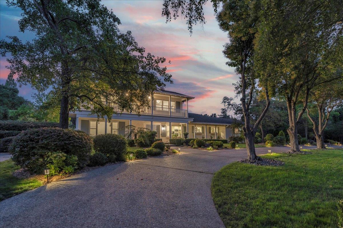 Detail Gallery Image 6 of 66 For 14228 Amherst Ct, Los Altos Hills,  CA 94022 - 5 Beds | 4 Baths