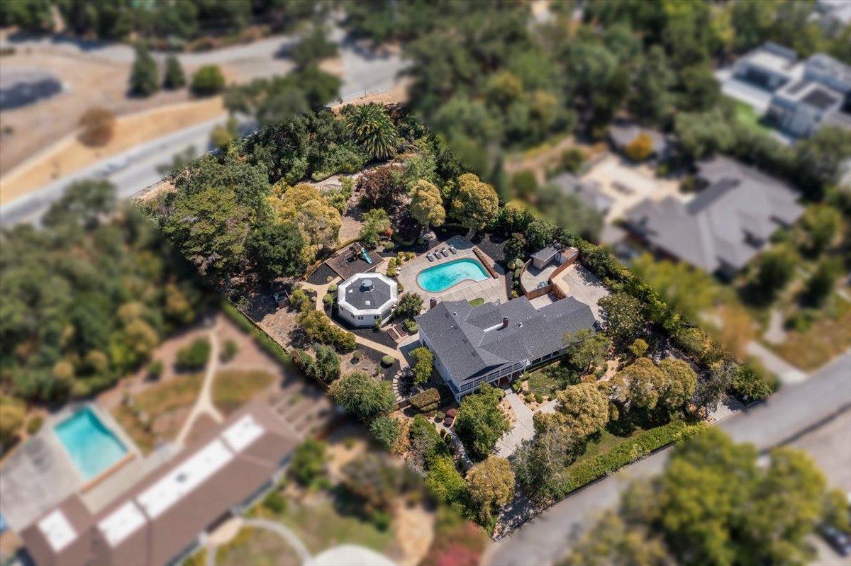 Detail Gallery Image 61 of 66 For 14228 Amherst Ct, Los Altos Hills,  CA 94022 - 5 Beds | 4 Baths