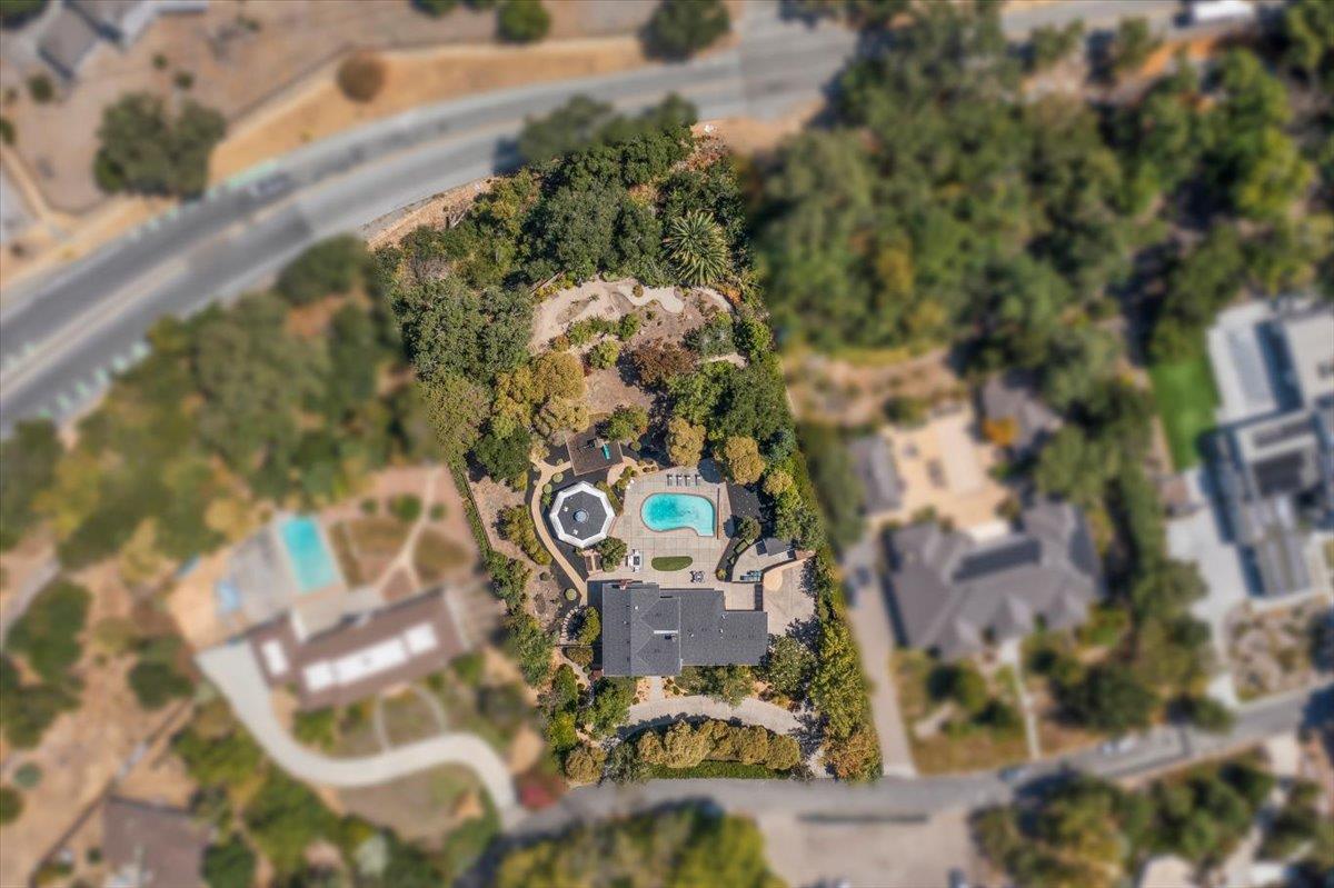 Detail Gallery Image 62 of 66 For 14228 Amherst Ct, Los Altos Hills,  CA 94022 - 5 Beds | 4 Baths