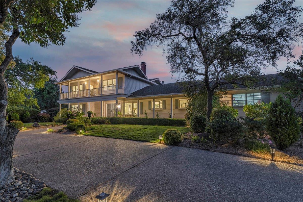 Detail Gallery Image 9 of 66 For 14228 Amherst Ct, Los Altos Hills,  CA 94022 - 5 Beds | 4 Baths