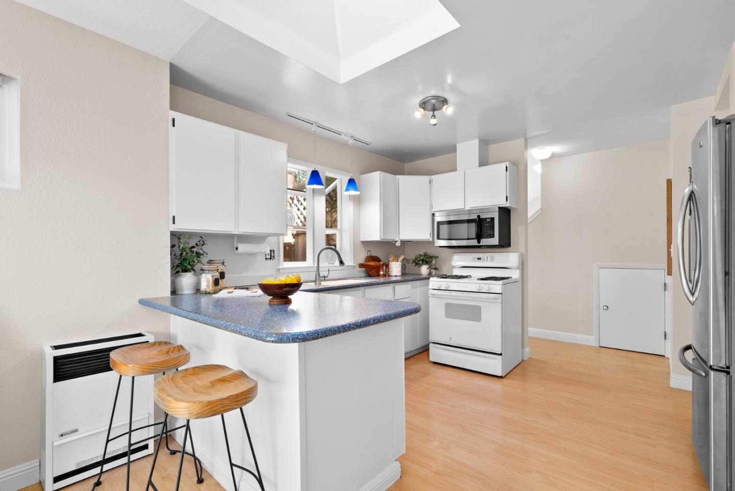 Detail Gallery Image 13 of 55 For 141 Walk Cir, Santa Cruz,  CA 95060 - 2 Beds | 2 Baths
