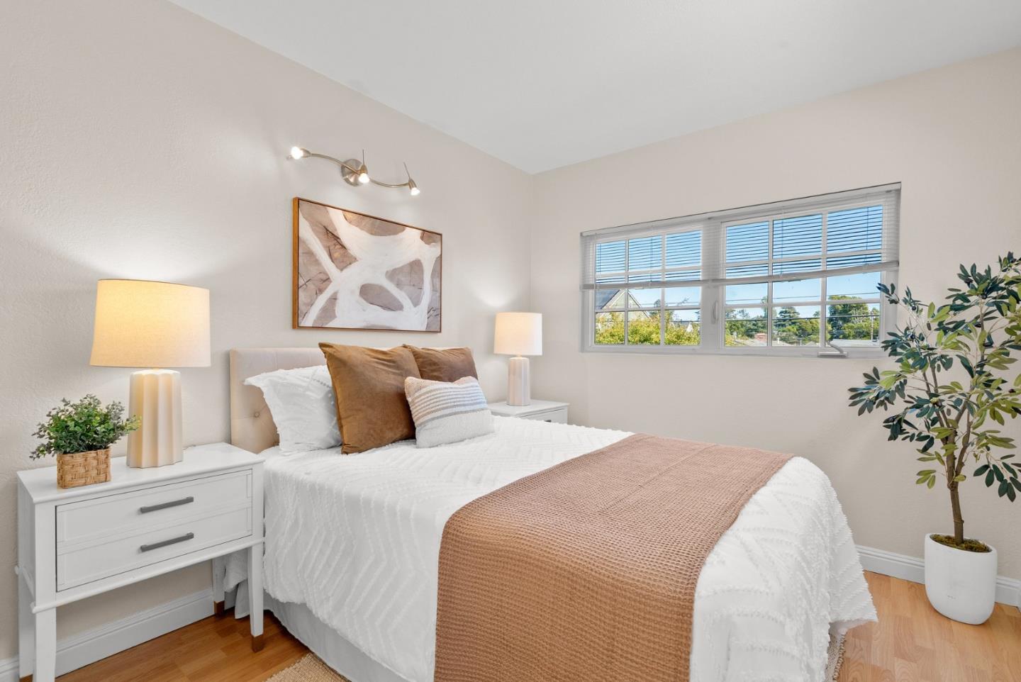 Detail Gallery Image 30 of 55 For 141 Walk Cir, Santa Cruz,  CA 95060 - 2 Beds | 2 Baths