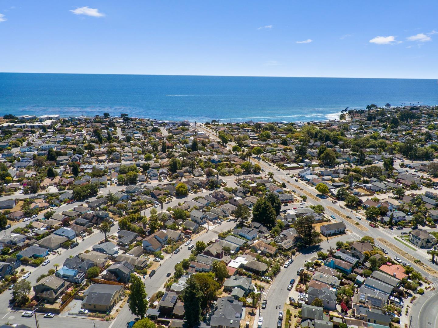 Detail Gallery Image 44 of 55 For 141 Walk Cir, Santa Cruz,  CA 95060 - 2 Beds | 2 Baths