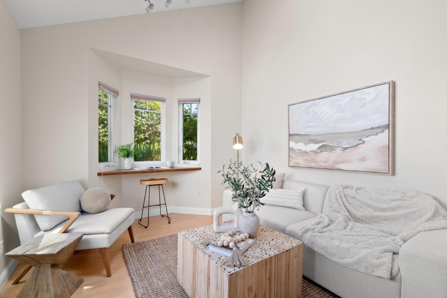 Detail Gallery Image 7 of 55 For 141 Walk Cir, Santa Cruz,  CA 95060 - 2 Beds | 2 Baths
