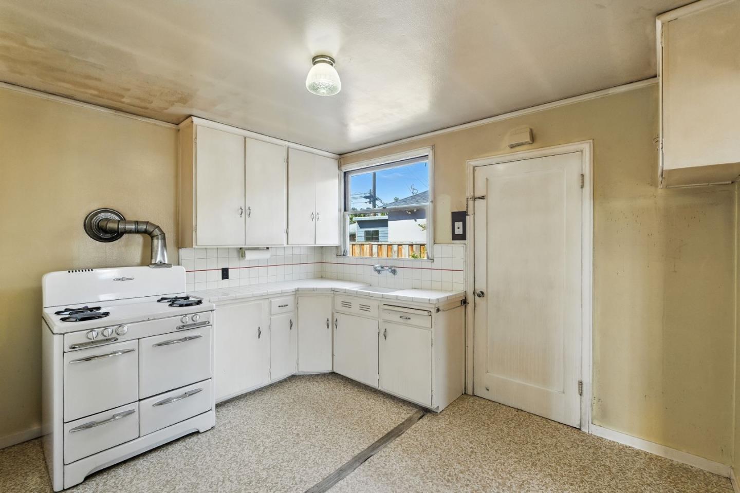 Detail Gallery Image 11 of 31 For 1333 Williams Ave, San Bruno,  CA 94066 - 3 Beds | 1 Baths