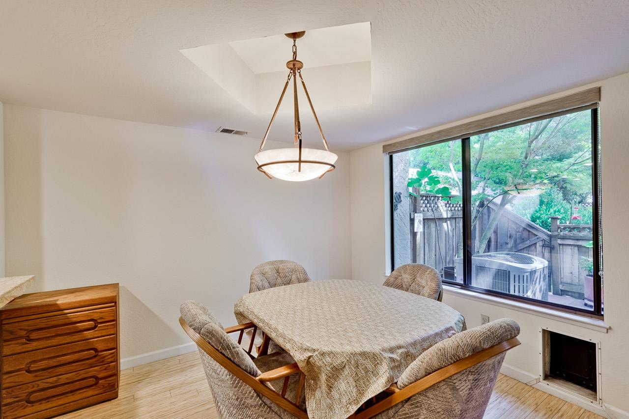 Detail Gallery Image 10 of 28 For 1132 Cherryview Ln, San Jose,  CA 95118 - 3 Beds | 2/1 Baths